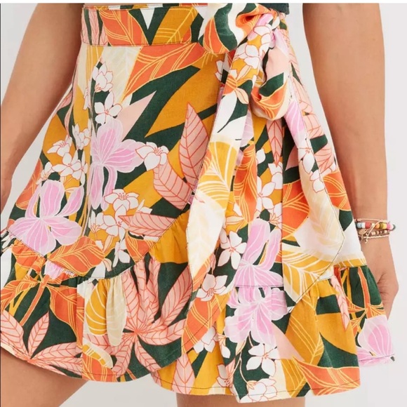 Aerie floral wrap around skirt - Picture 2 of 7
